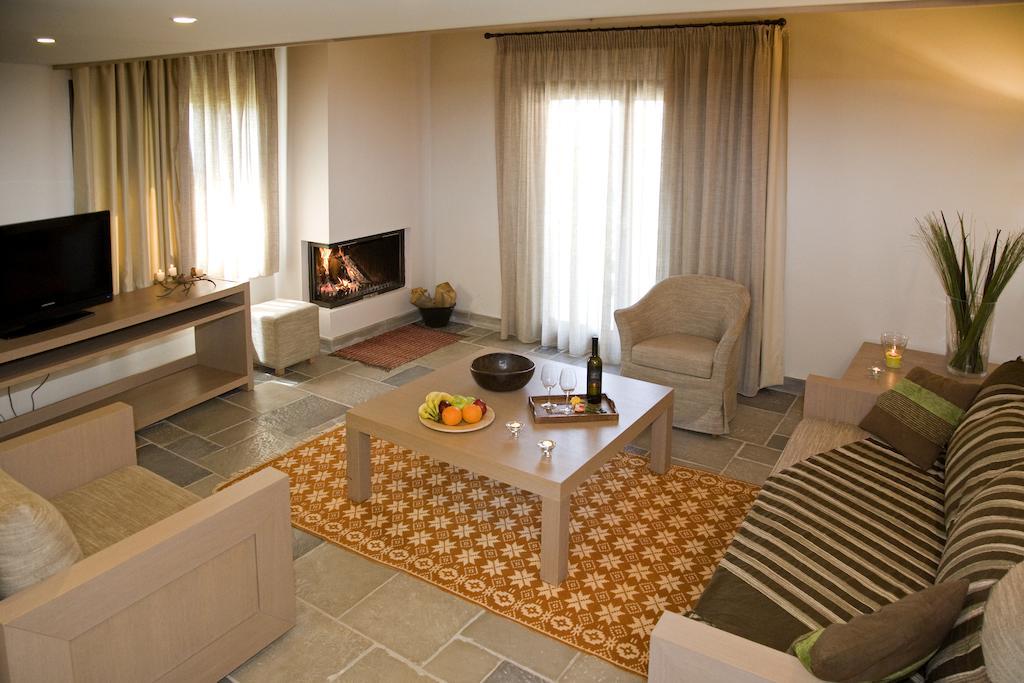 Guesthouse Vasiliki Steni Dhirfios Ruang foto